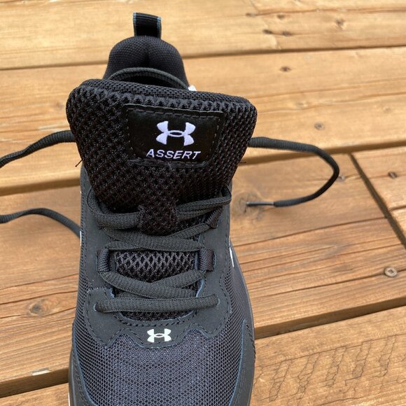 Under Armour Boys Running Shoes 5Y Black/White - Picture 7 of 11